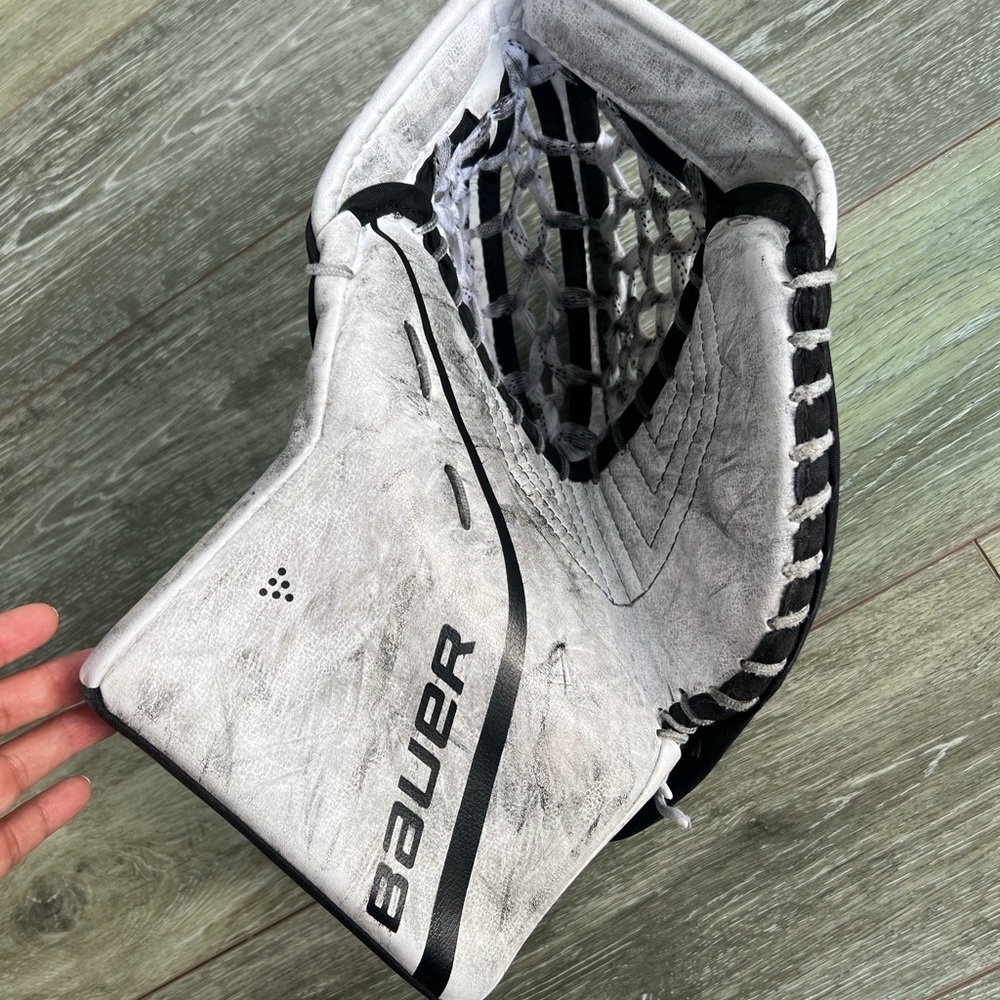 BAUER PRODIGY GOALIE CATCH GLOVE - YOUTH